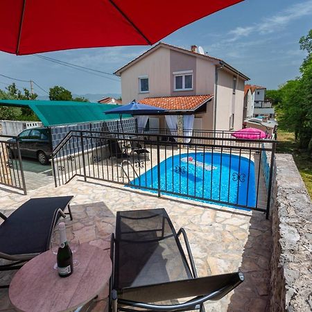 Apartment With A Private Swimming Pool, Garden & Bbq Gostinjac 外观 照片